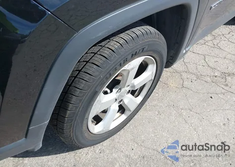 2018 Jeep Compass Latitude 4X4 z USA, uszkodzony, nr VIN 3C4NJDBB9JT147463